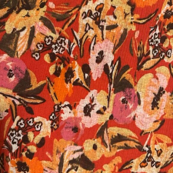 ❤️ELLEN TRACY  FLORAL PRINT TOP w/NECKLINE TASSEL TIE - Picture 7 of 8